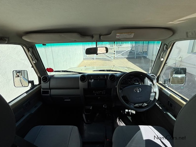 2022 Toyota Land Cruiser photo 9