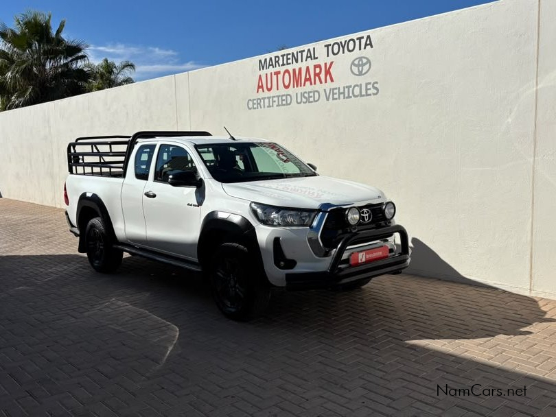 2023 Toyota Hilux photo 1