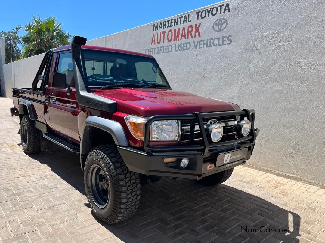 2016 Toyota Land Cruiser photo 1