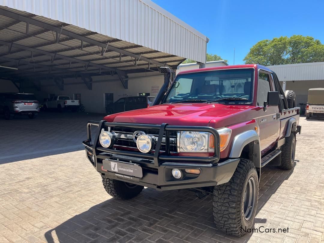 2016 Toyota Land Cruiser photo 2