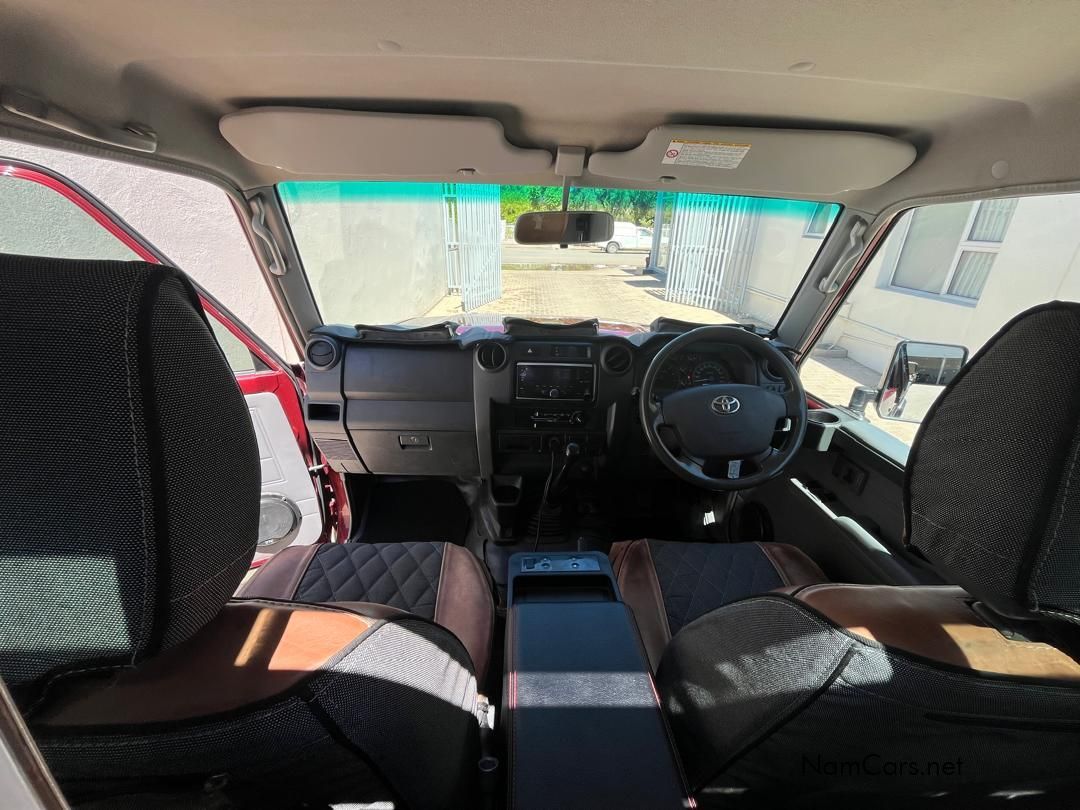 2016 Toyota Land Cruiser photo 7