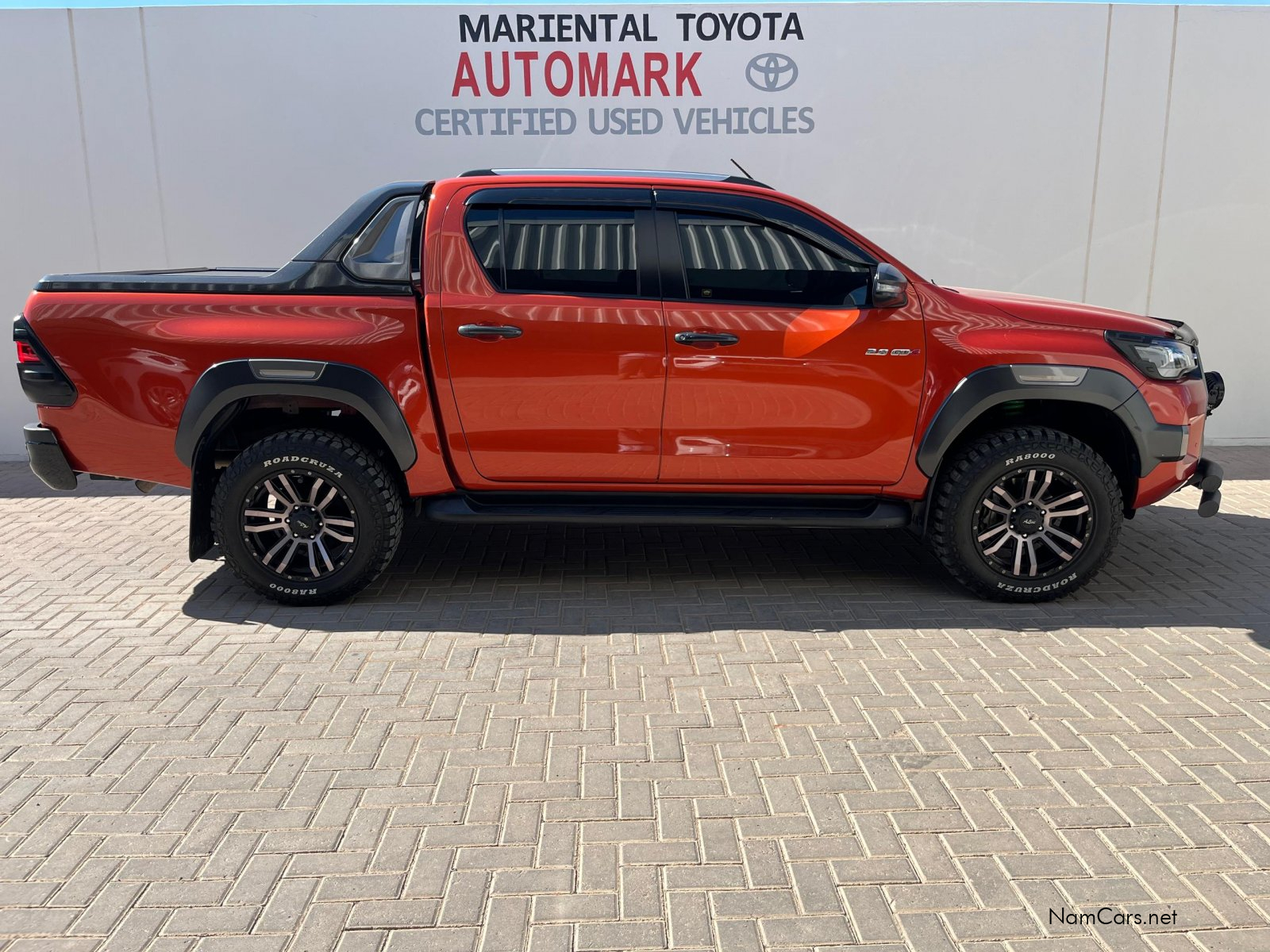 2021 Toyota Hilux photo 2