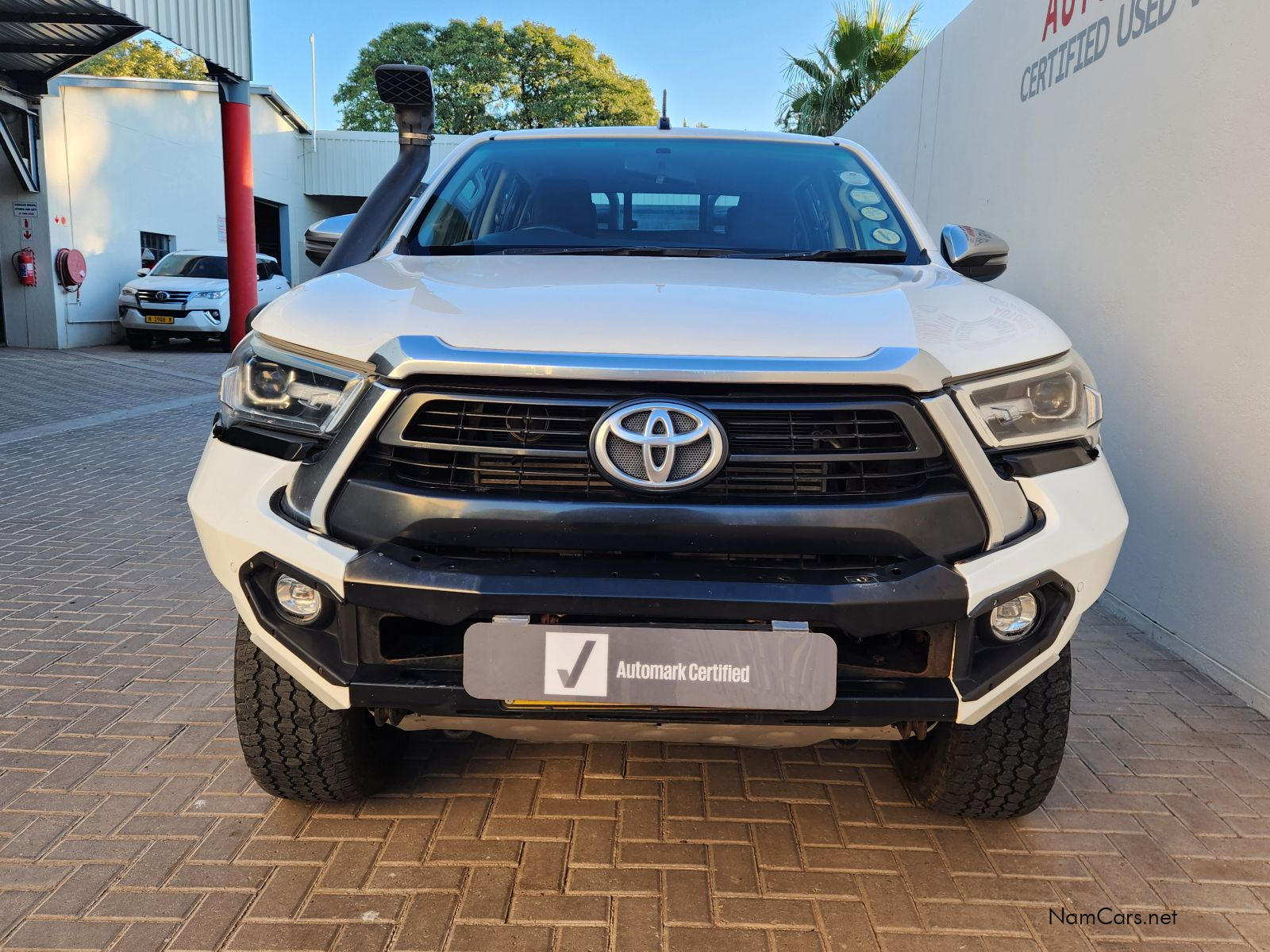 2023 Toyota Hilux photo 2