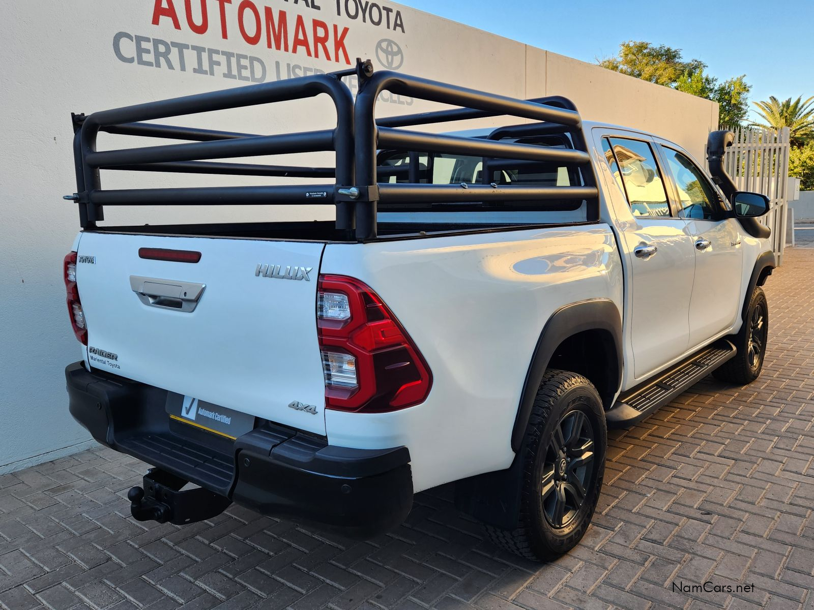 2023 Toyota Hilux photo 3