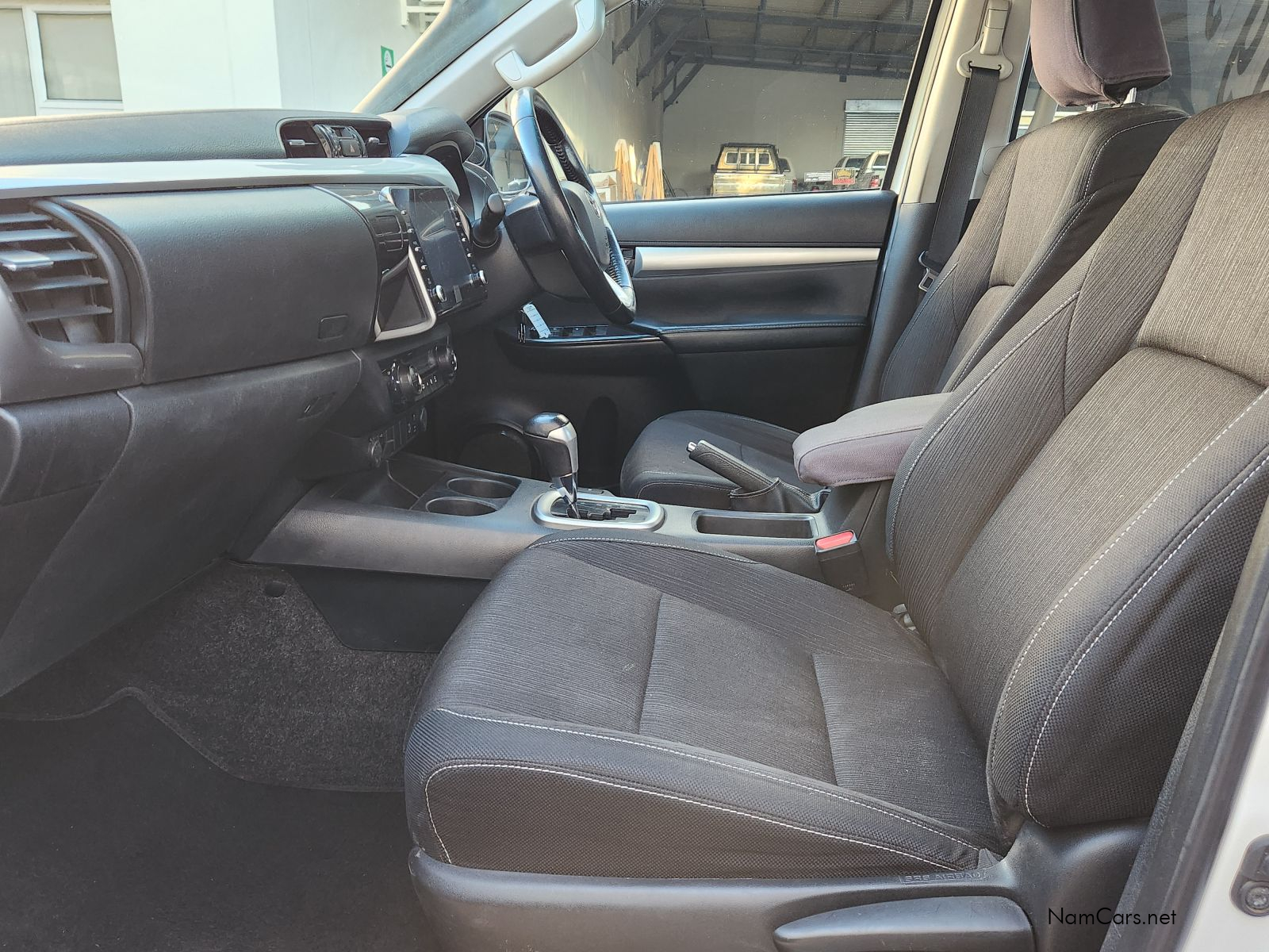 2023 Toyota Hilux photo 6