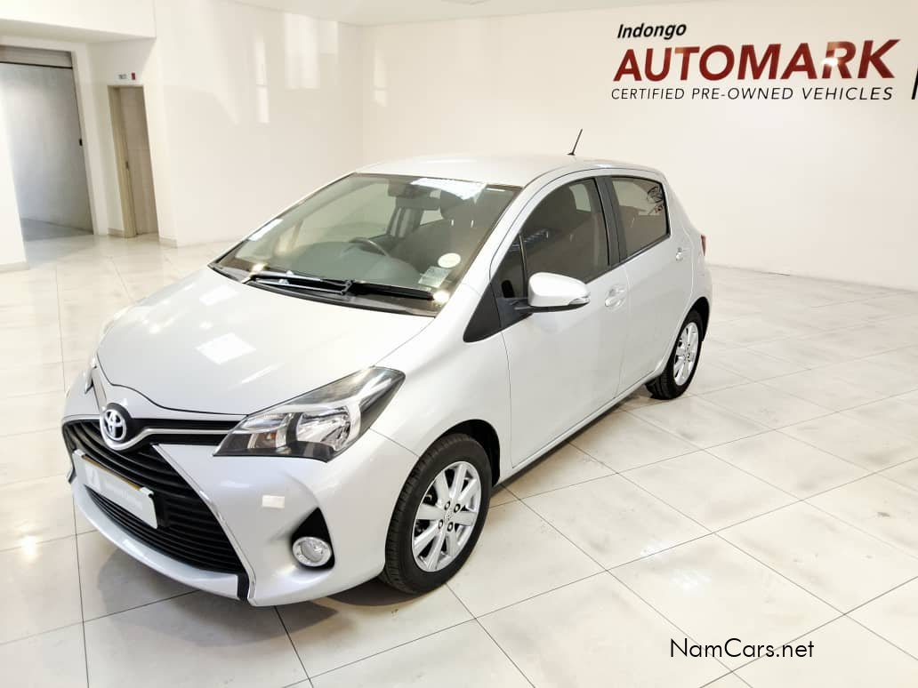 2016 Toyota Yaris photo 2