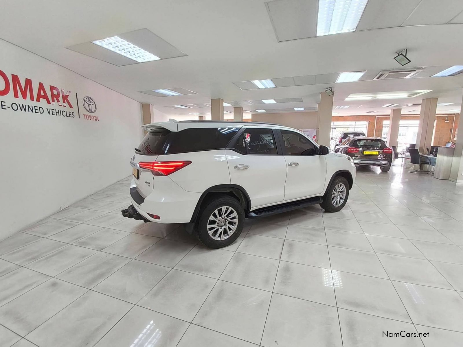 2021 Toyota Fortuner photo 4