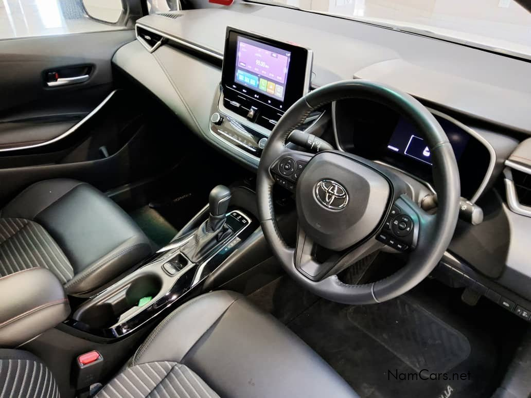 2025 Toyota Corolla photo 5