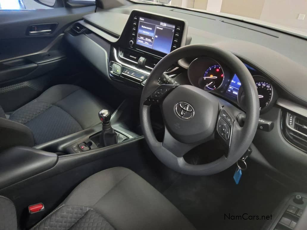 2021 Toyota C-HR photo 4