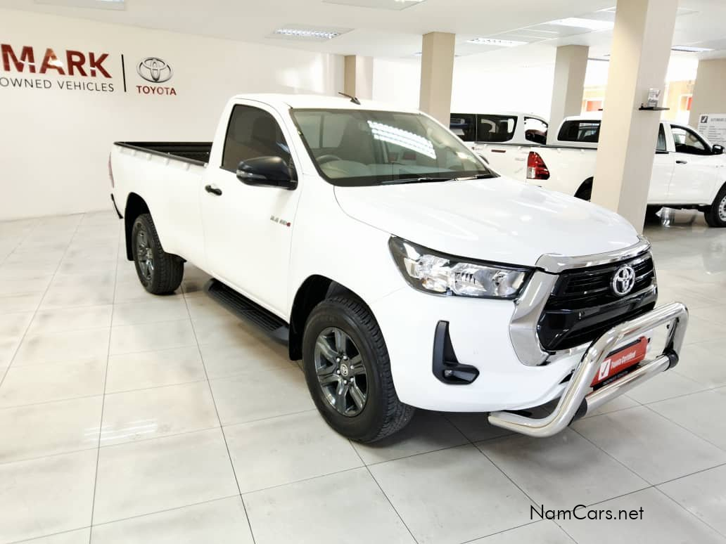 2025 Toyota Hilux photo 3