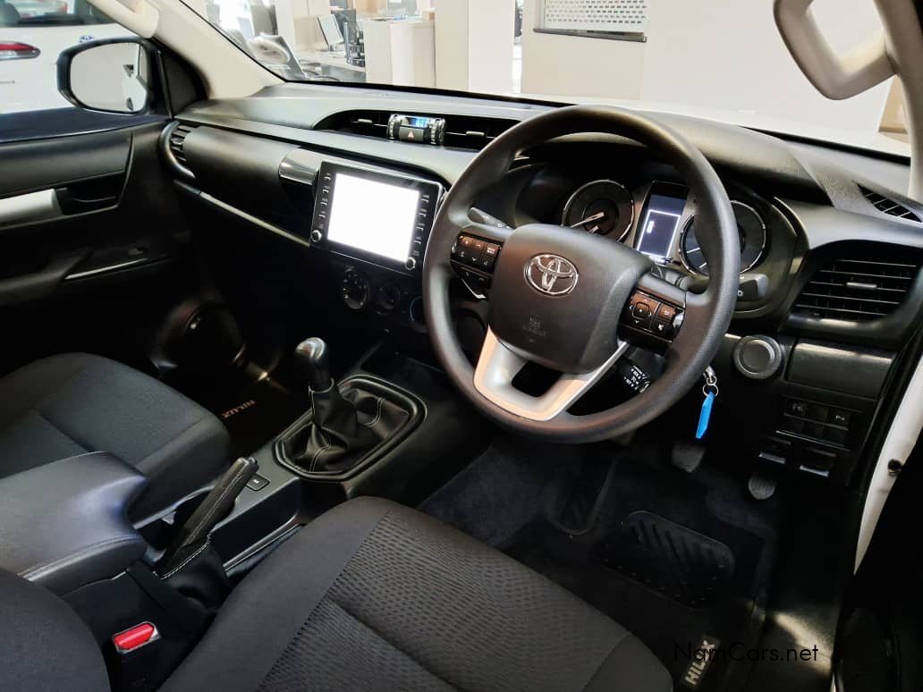 2025 Toyota Hilux photo 5