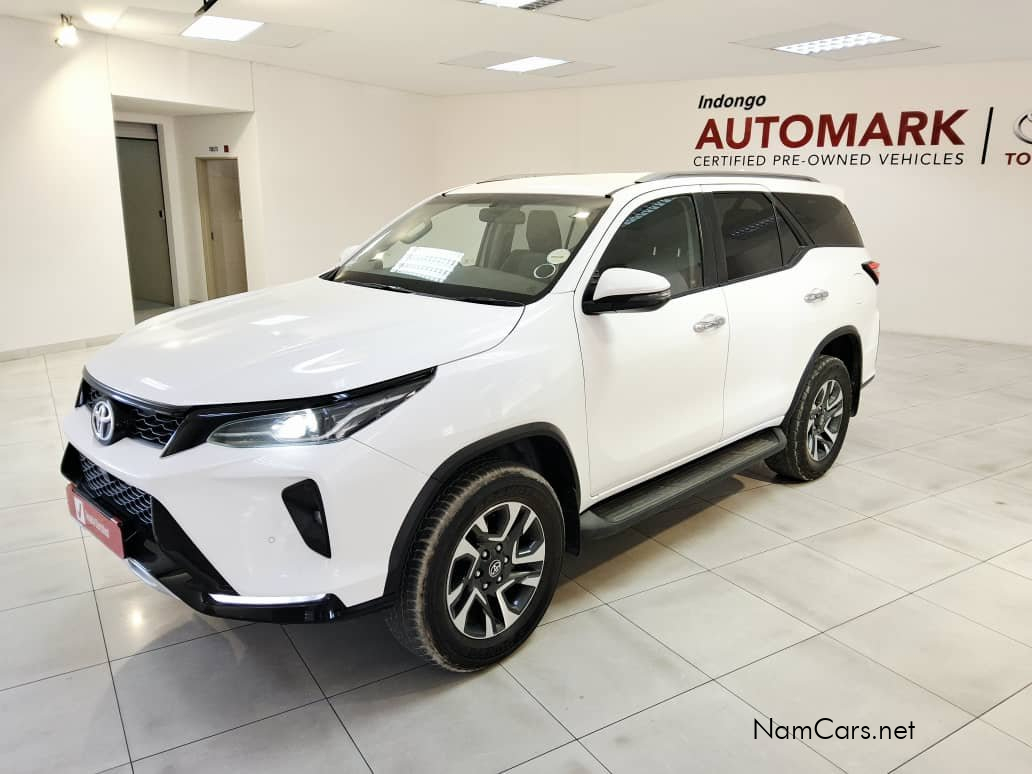 2025 Toyota Fortuner photo 3
