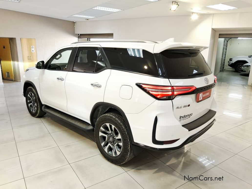 2025 Toyota Fortuner photo 4