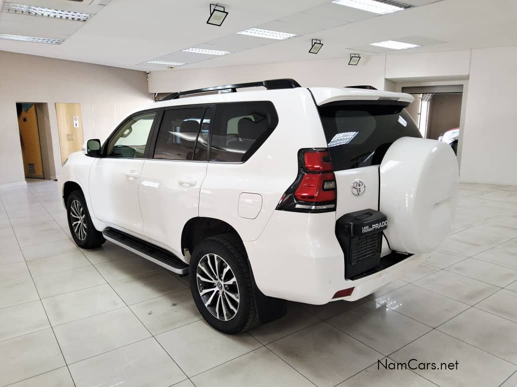 2021 Toyota Prado photo 3