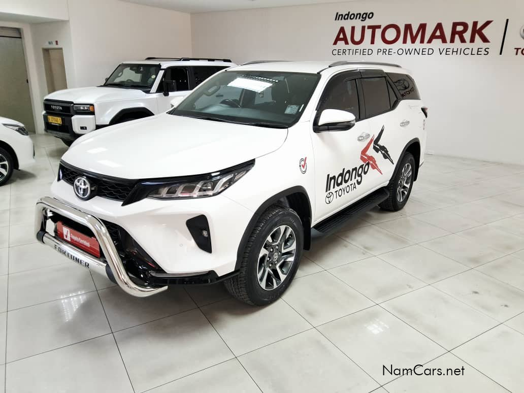 2025 Toyota Fortuner photo 2