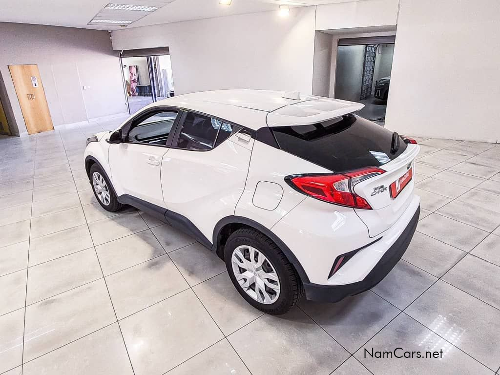 2021 Toyota C-HR photo 3