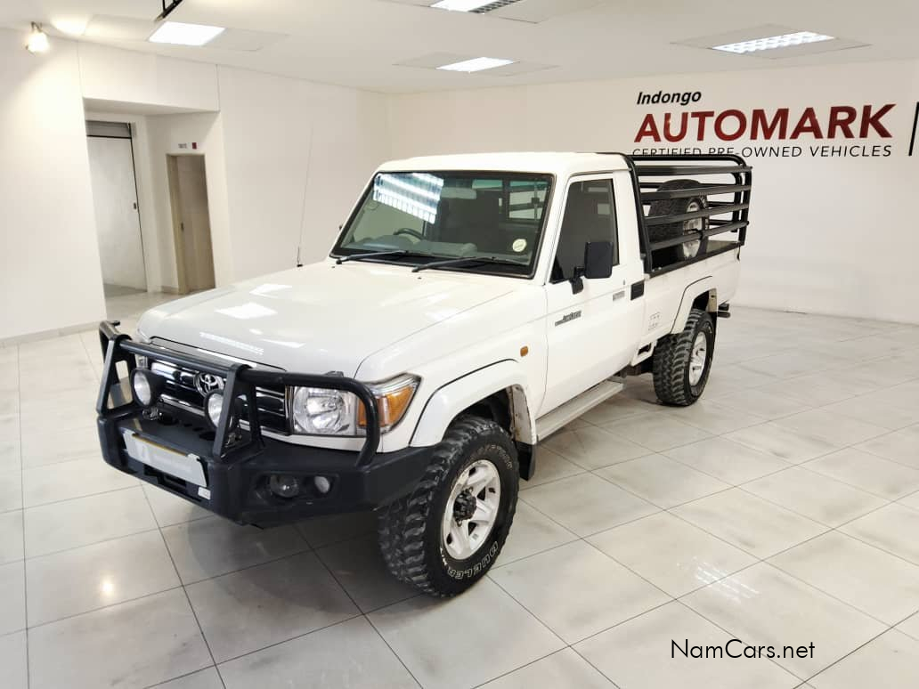 2021 Toyota Land Cruiser photo 2