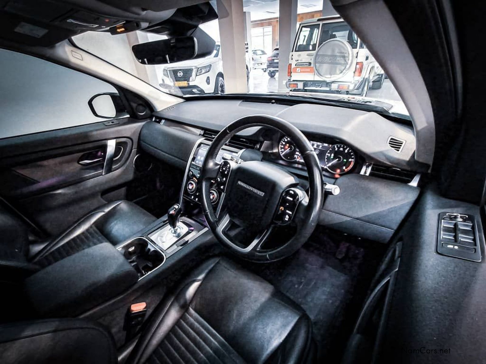 2020 Land Rover Discovery photo 5