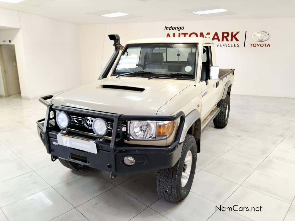 2016 Toyota Land Cruiser photo 1