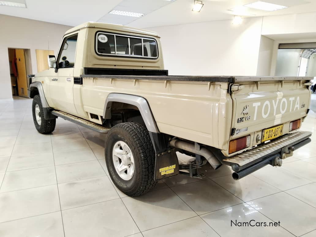 2016 Toyota Land Cruiser photo 4