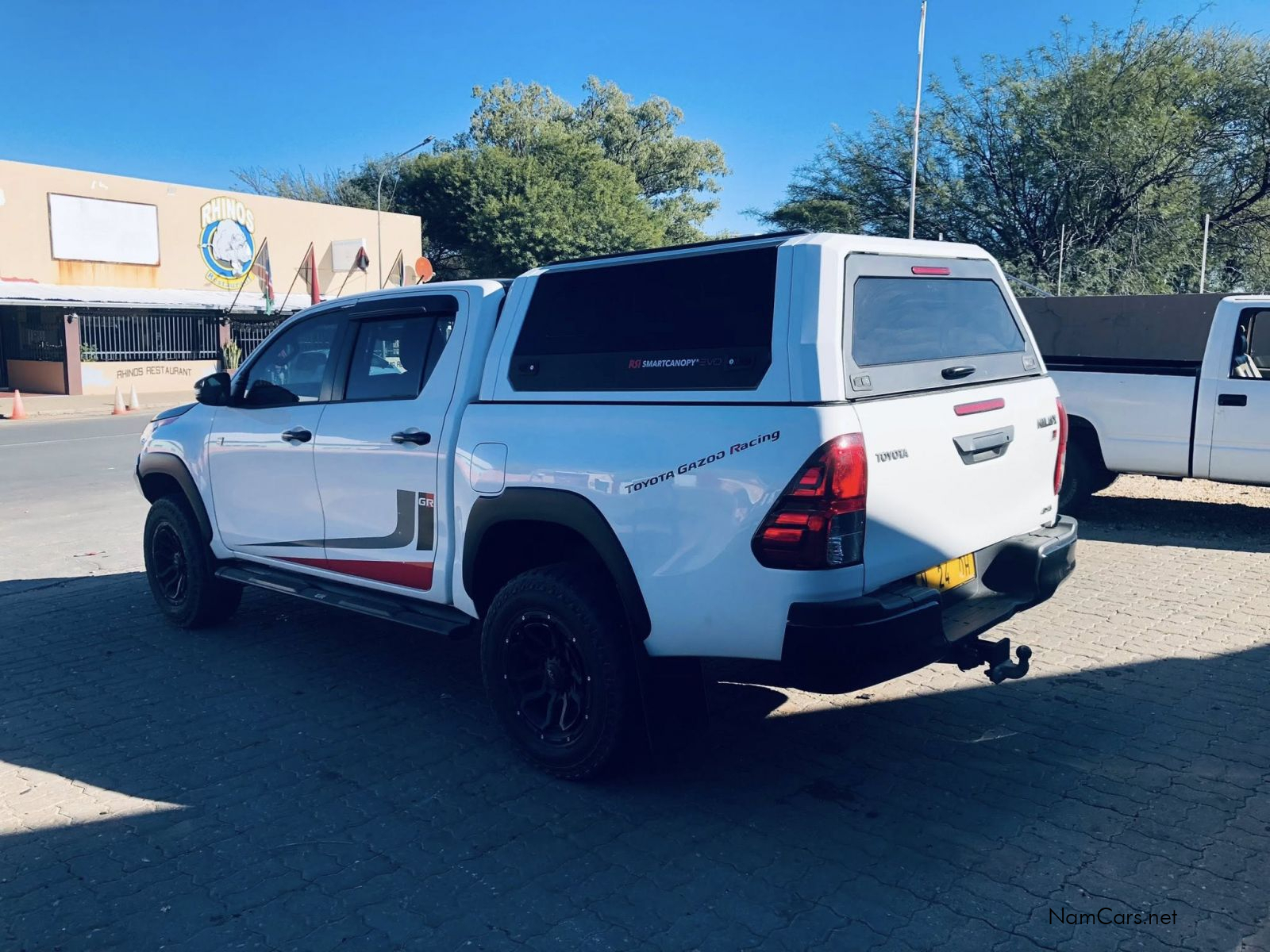 2019 Toyota Hilux photo 3