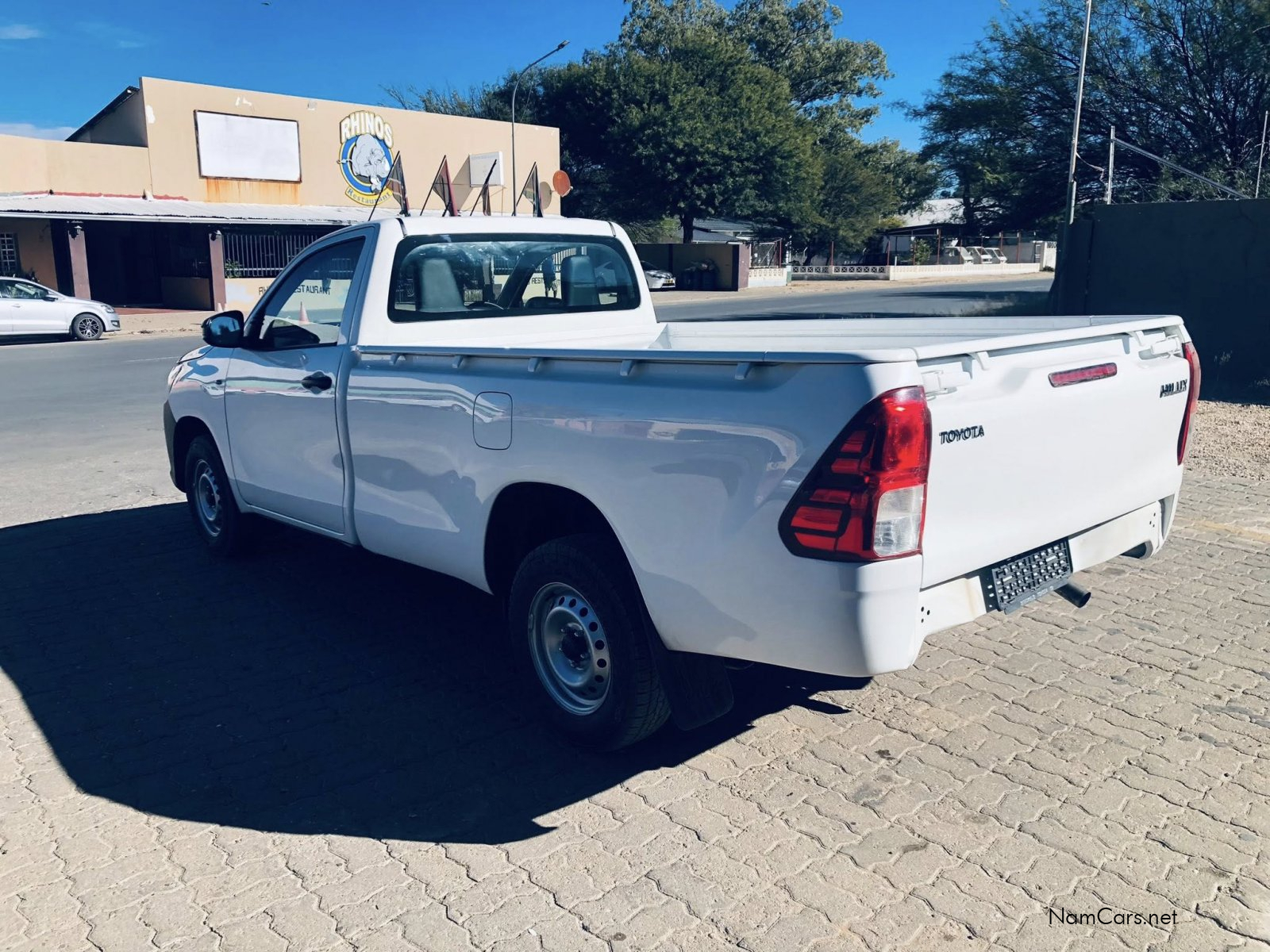 2025 Toyota Hilux photo 3