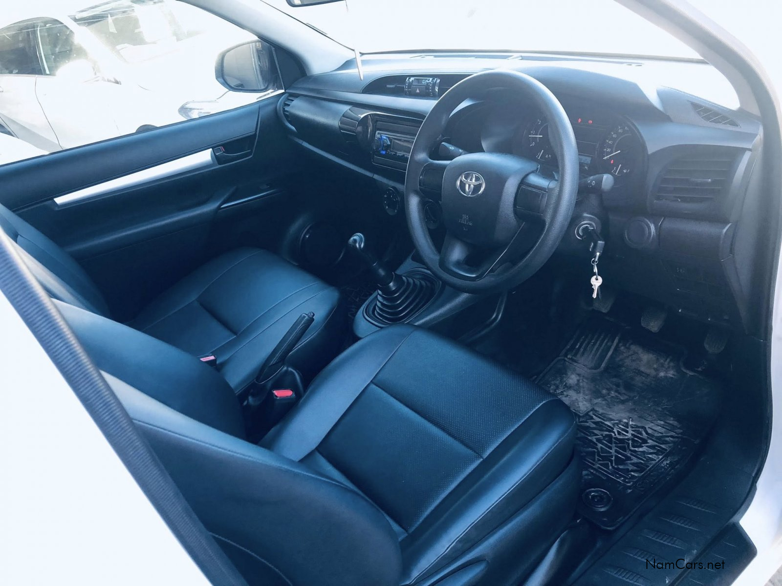 2025 Toyota Hilux photo 7