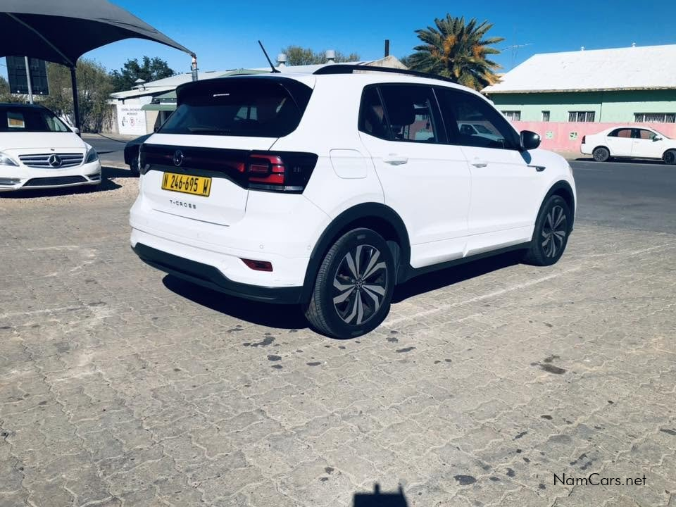 2022 Volkswagen T-Cross photo 2