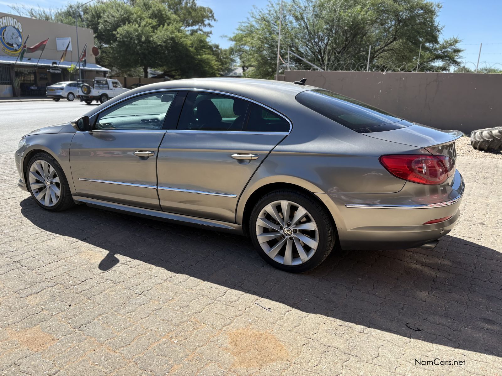 2011 Volkswagen Passat photo 3