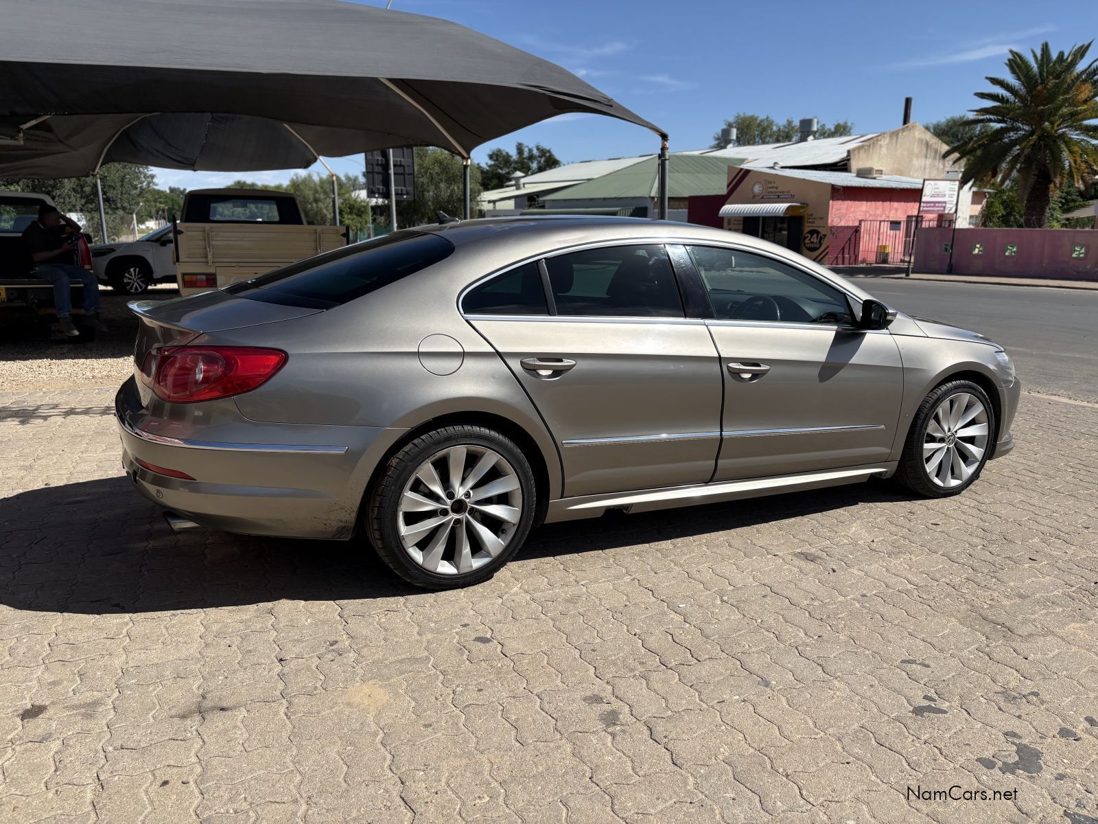 2011 Volkswagen Passat photo 4