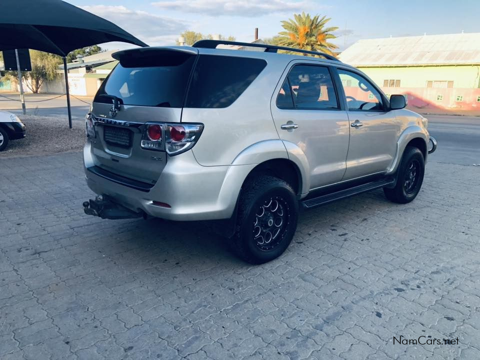 2013 Toyota Fortuner photo 2