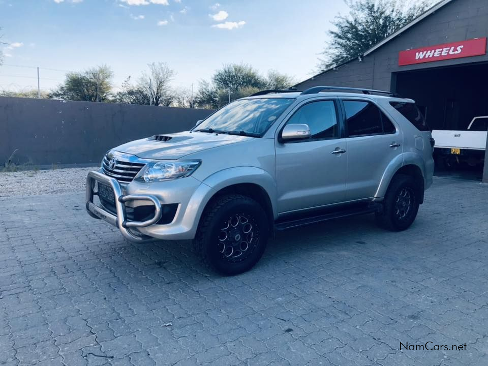 2013 Toyota Fortuner photo 4