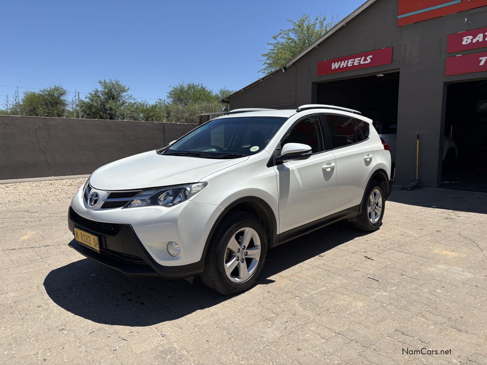 2014 Toyota Rav4 photo 2