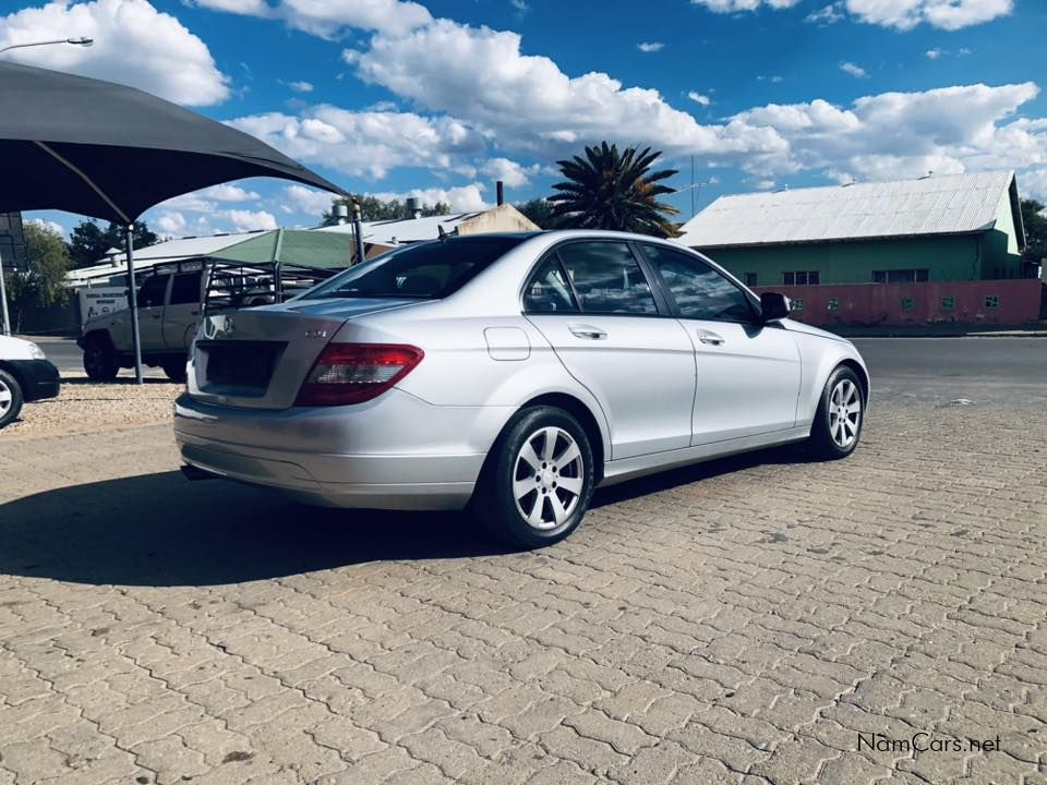 2009 Mercedes-Benz C Class photo 2