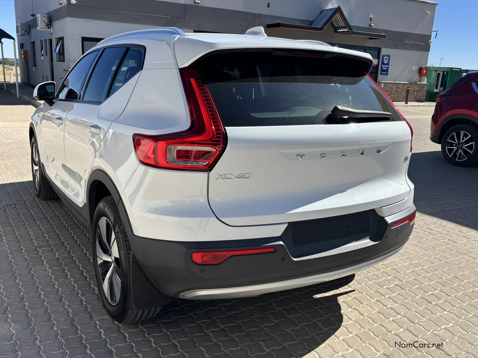 2022 Volvo XC40 photo 3