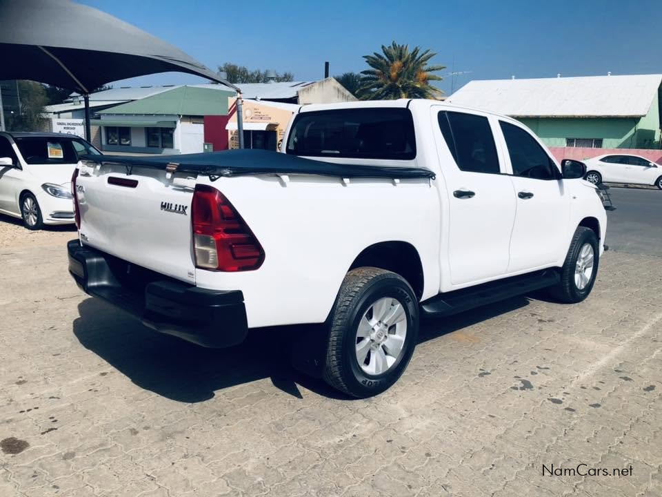 2019 Toyota Hilux photo 2