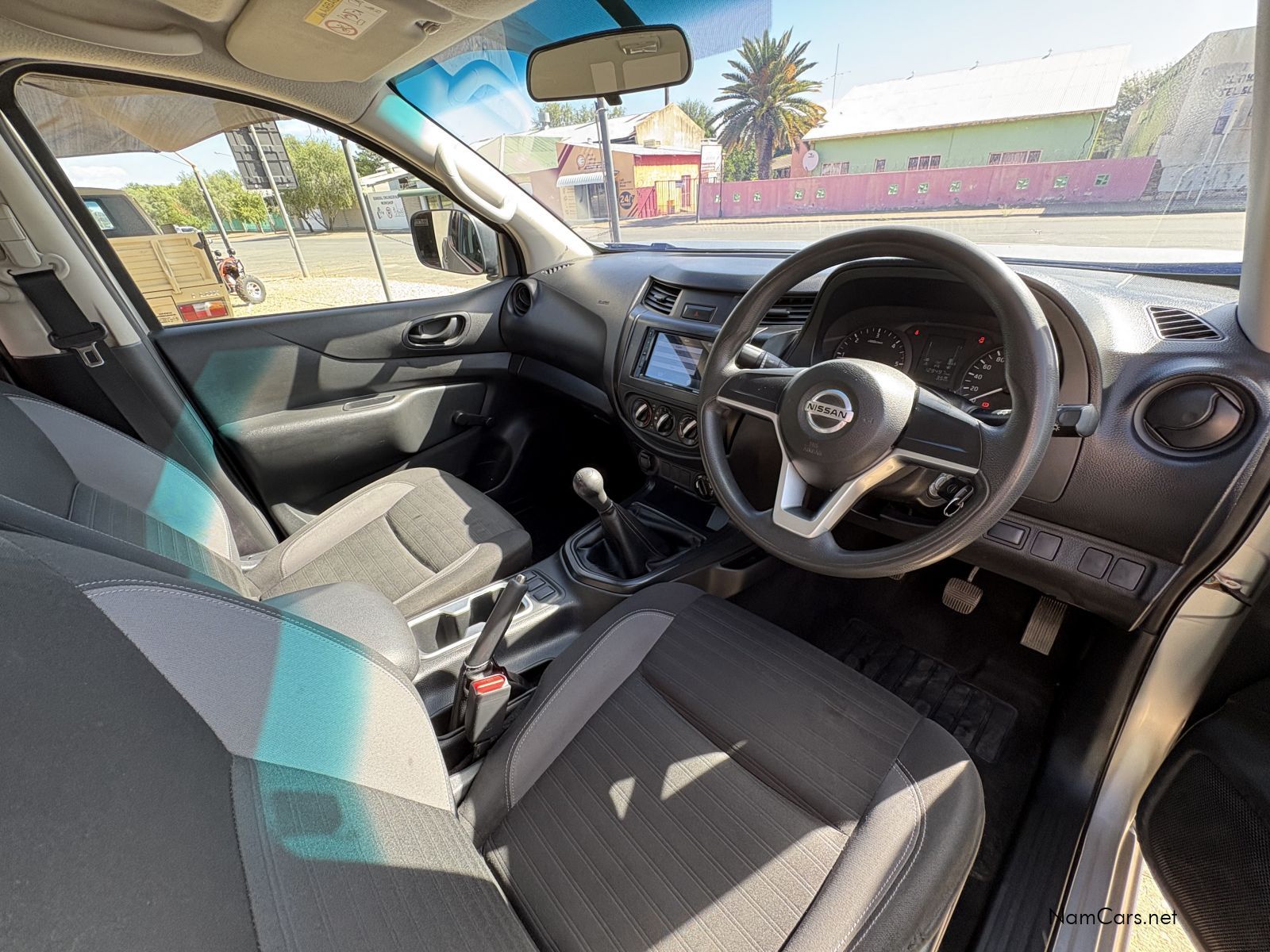 2022 Nissan Navara photo 5