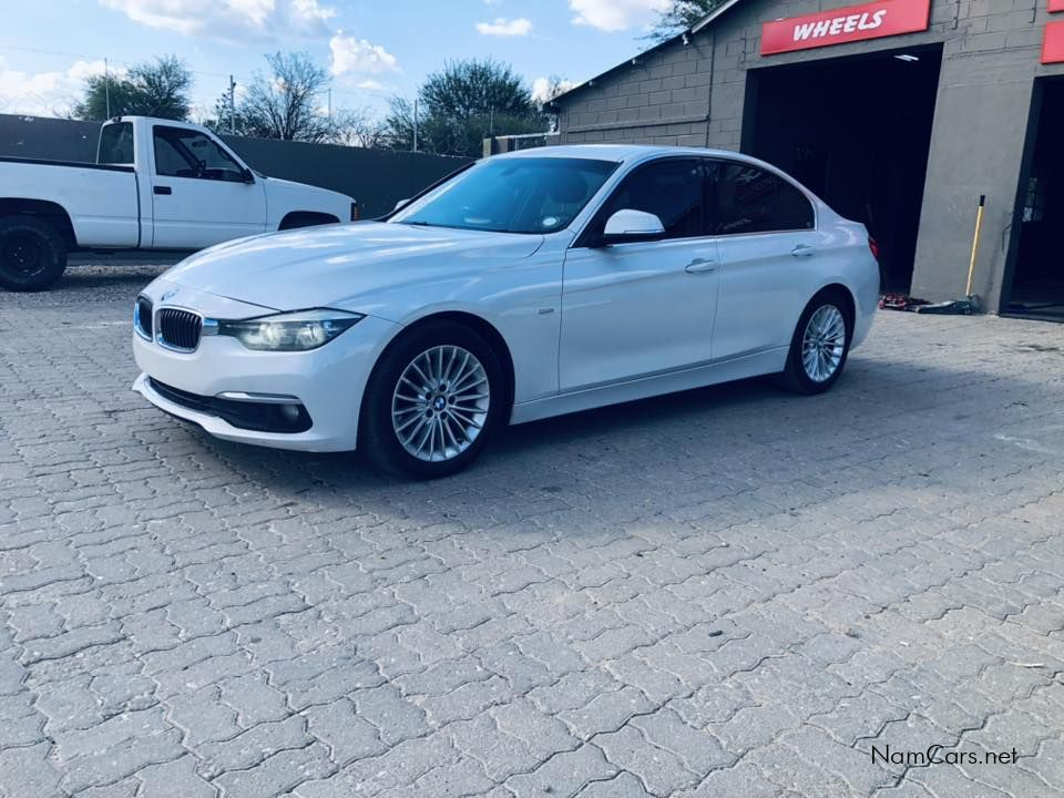 2017 BMW 3 Series photo 4
