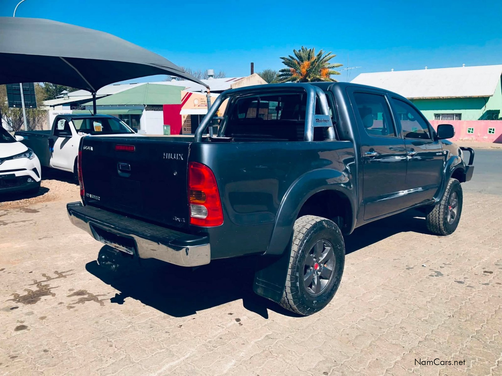 2011 Toyota Hilux photo 3