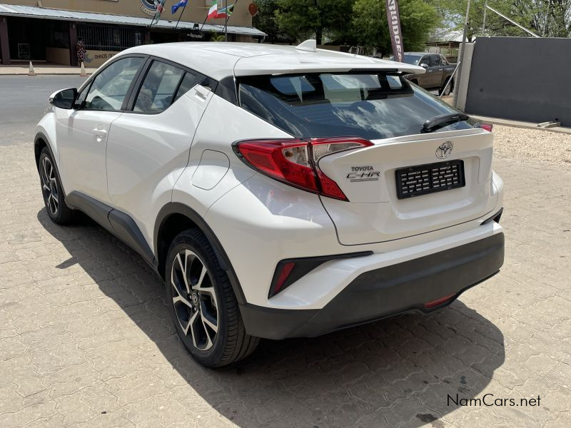 2018 Toyota C-HR photo 3