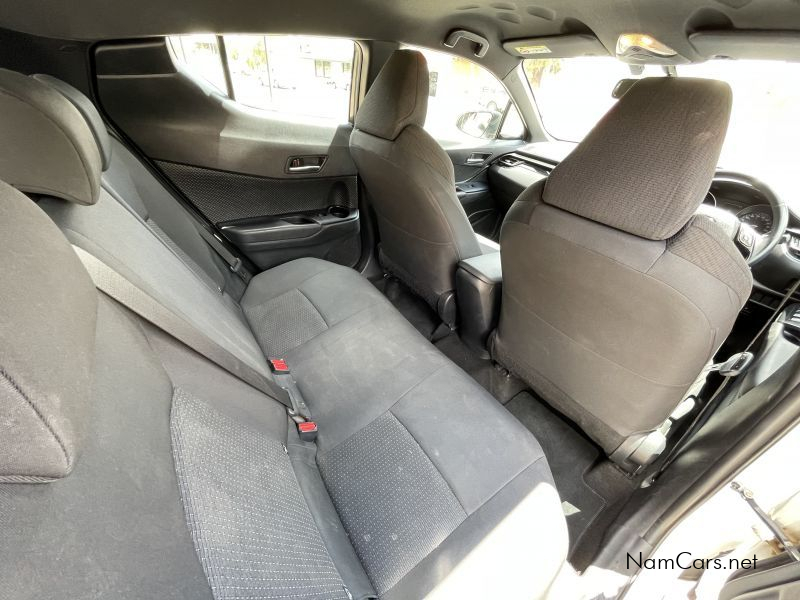 2018 Toyota C-HR photo 5