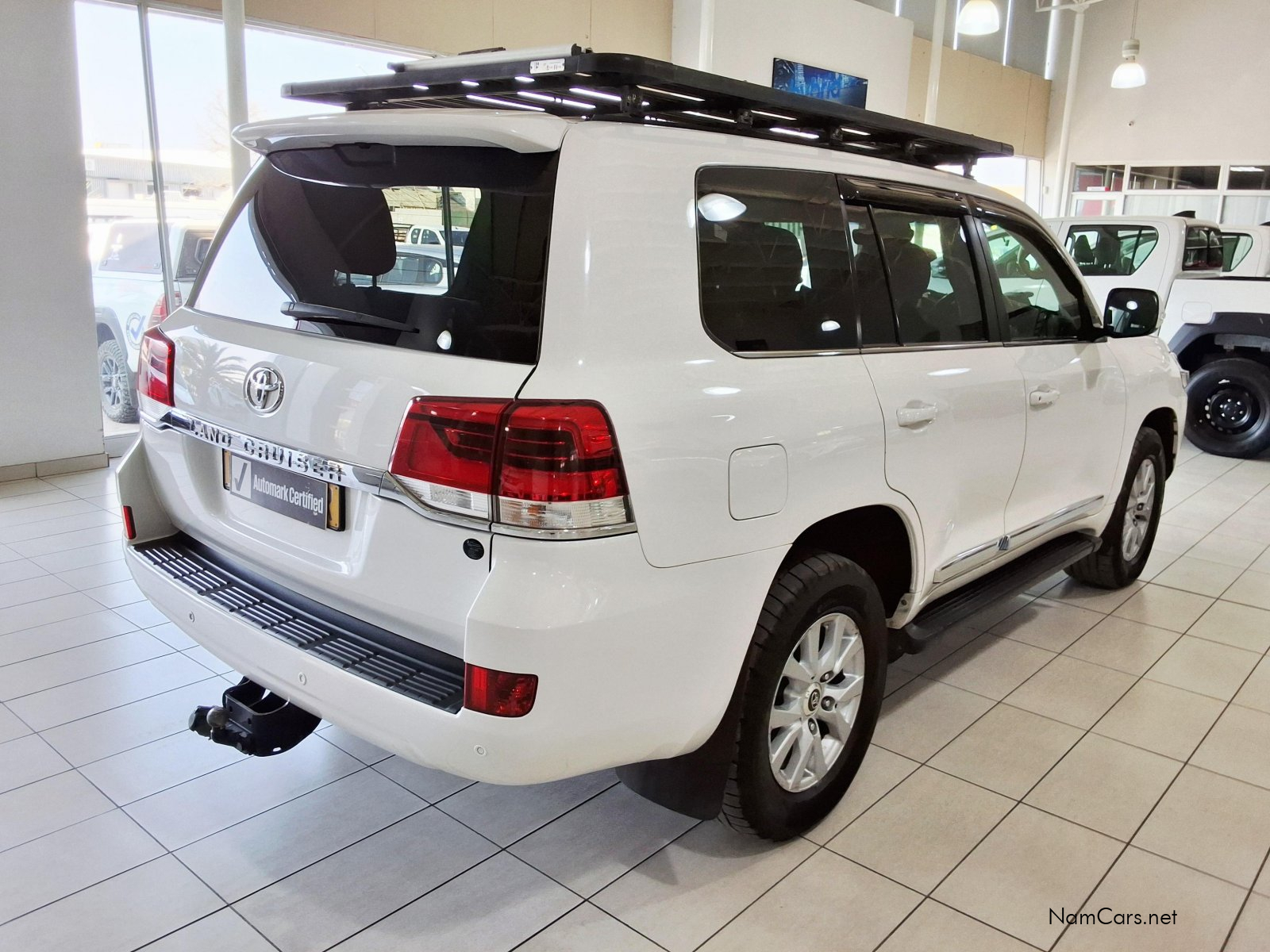 2016 Toyota Land Cruiser photo 4