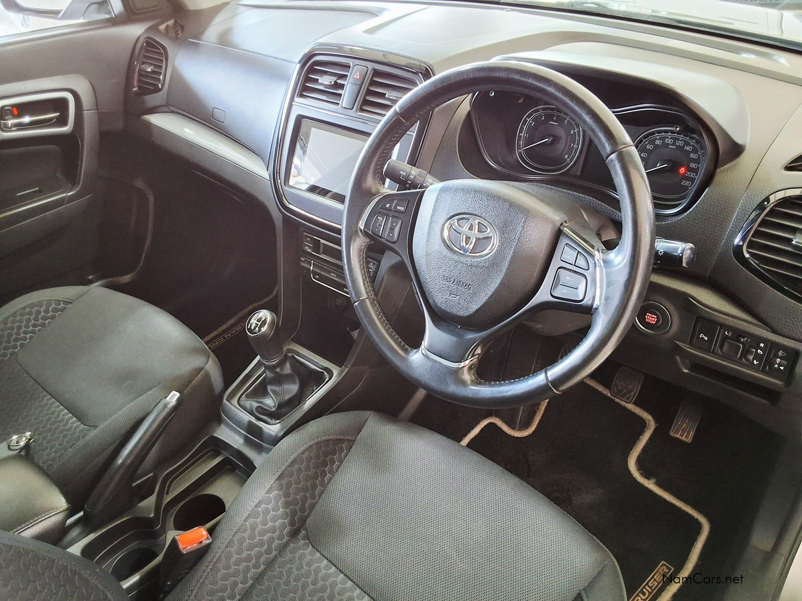 2022 Toyota Urban Cruiser photo 6