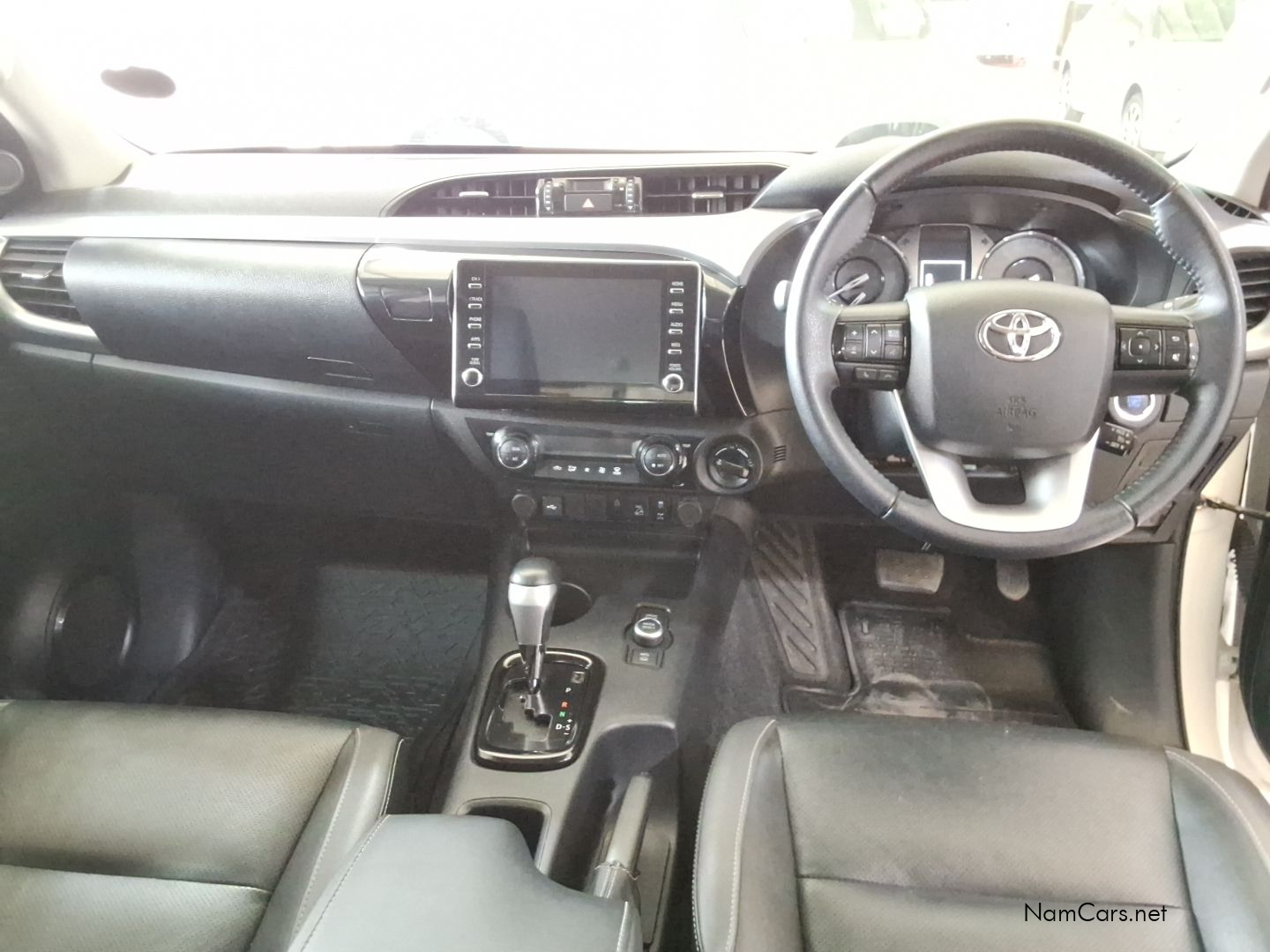 2025 Toyota Hilux photo 6