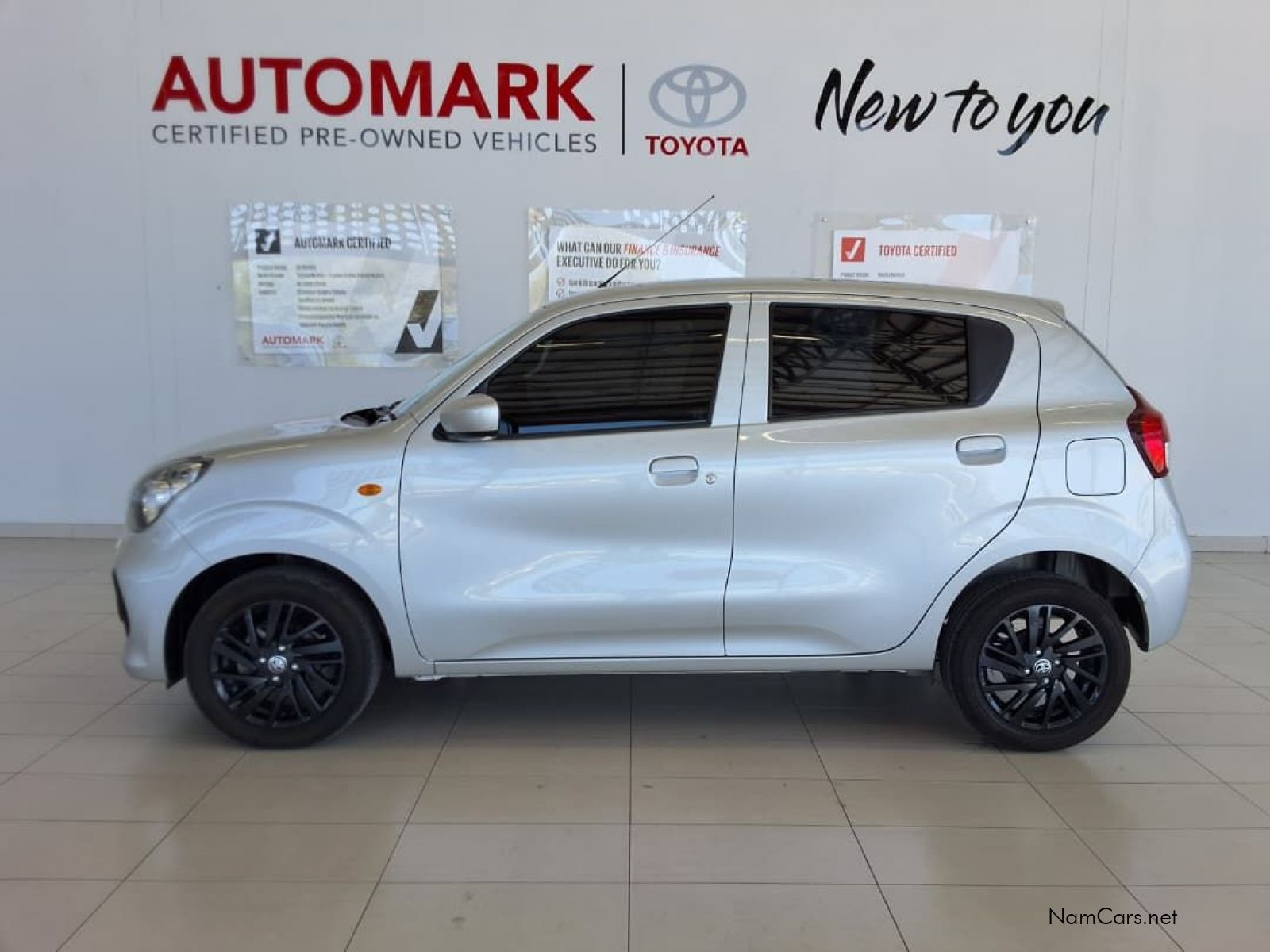 2024 Toyota Vitz photo 2