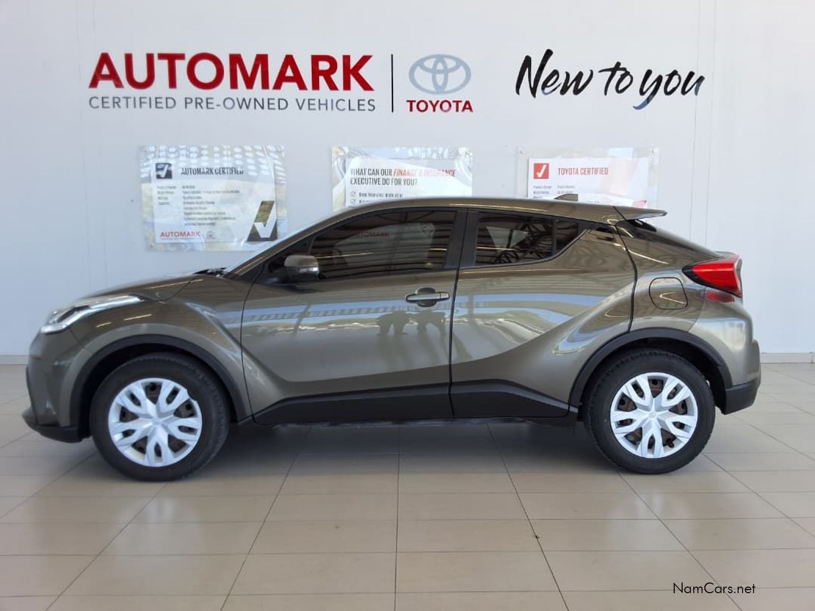 2021 Toyota C-HR photo 2