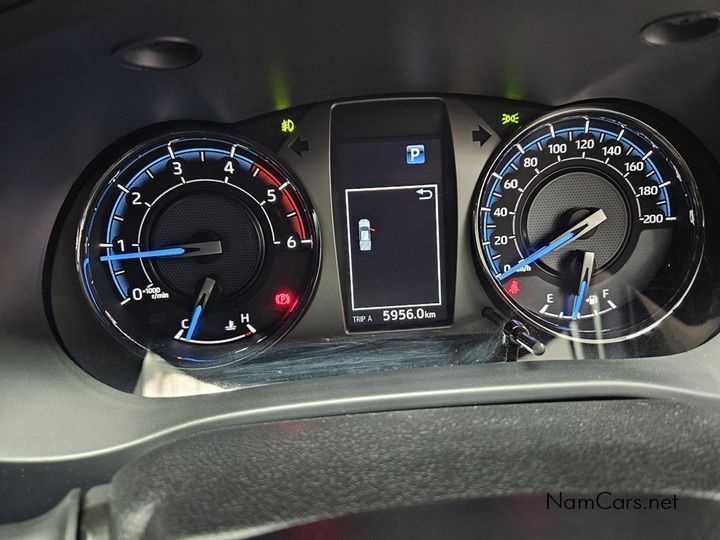 2025 Toyota Hilux photo 10