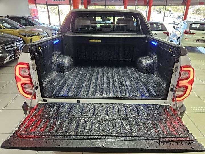 2025 Toyota Hilux photo 11