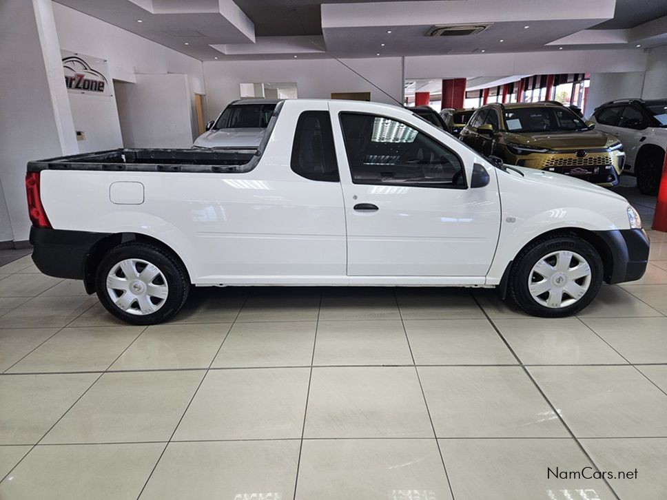 2021 Nissan NP200 photo 3