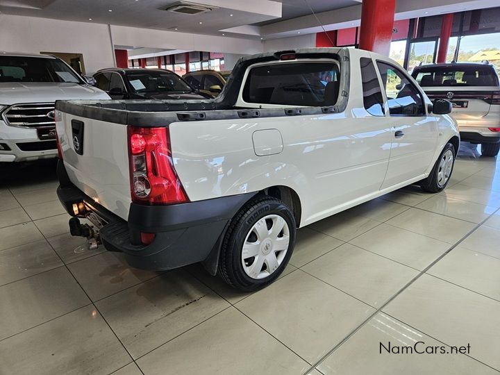 2021 Nissan NP200 photo 4